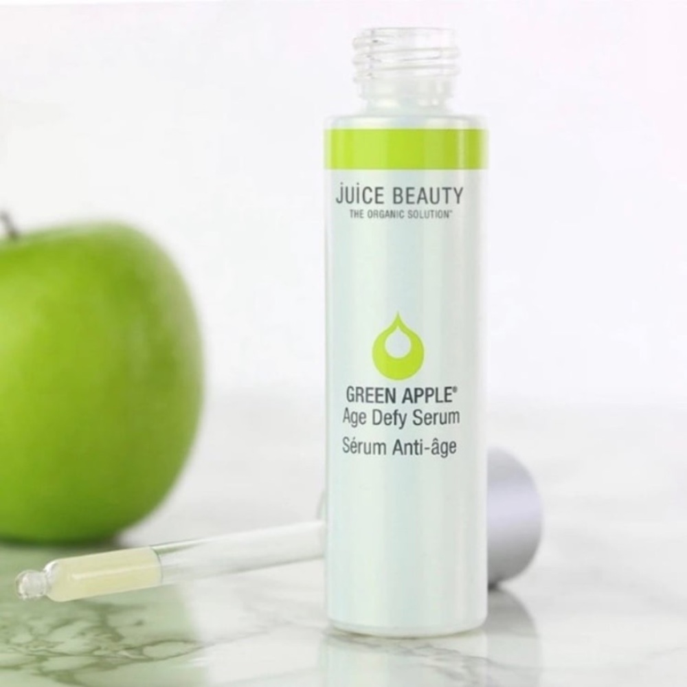 JUICE• BEAUTY GREEN APPLE AGE DEFY SERUM
30 mL / 1 fl oz